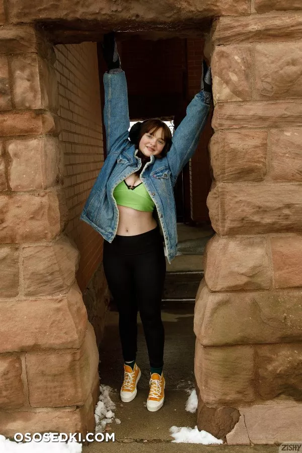 Daisy Wensday Merry Fistmas - Photo 2
