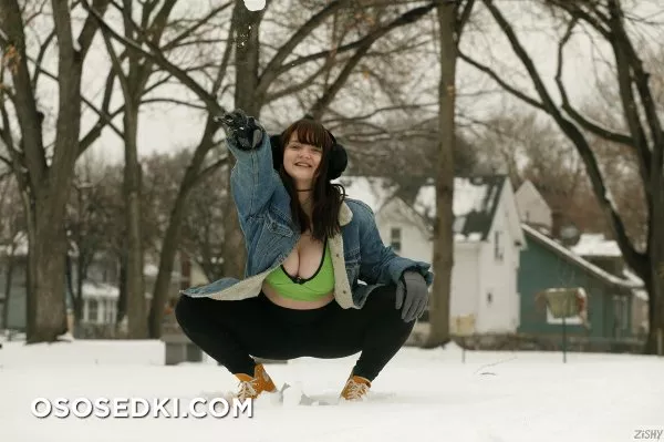 Daisy Wensday Merry Fistmas - Photo 11