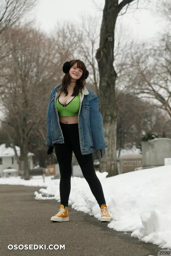 Daisy Wensday Merry Fistmas - Photo 20