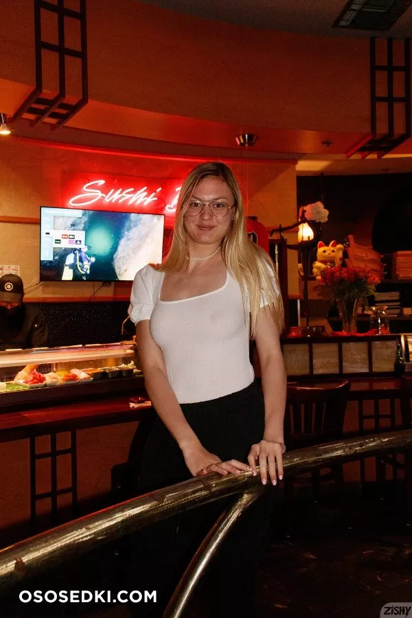 Amber Moore Sushi Nights - Photo 3
