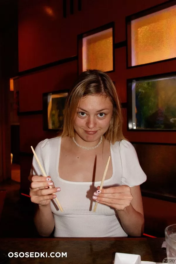 Amber Moore Sushi Nights - Photo 4