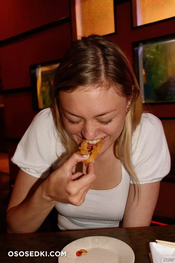 Amber Moore Sushi Nights - Photo 6