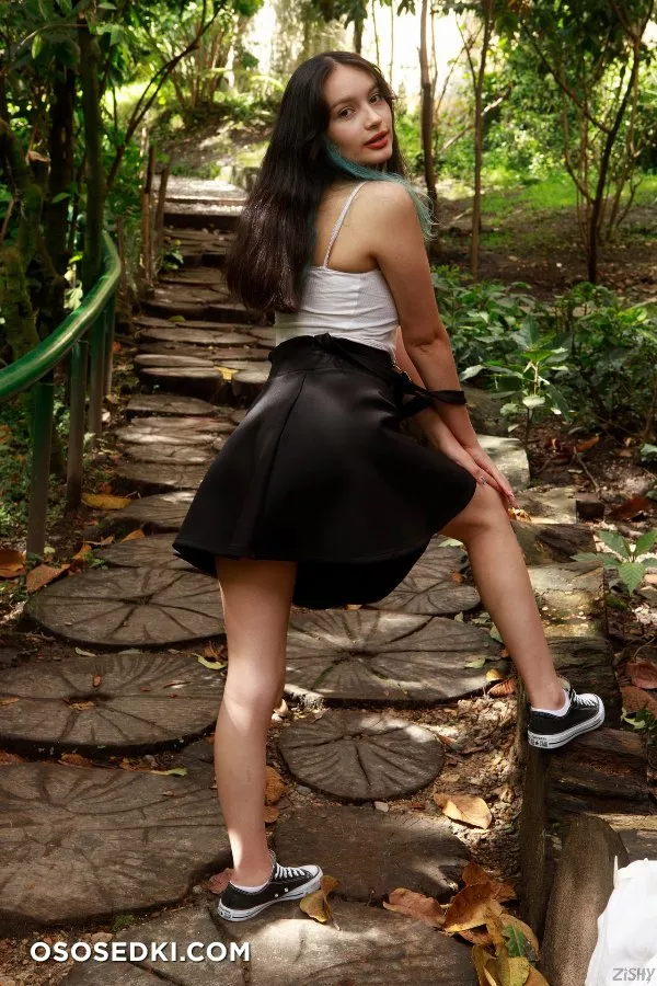 Luisa Medrano Figures It Out - Photo 6