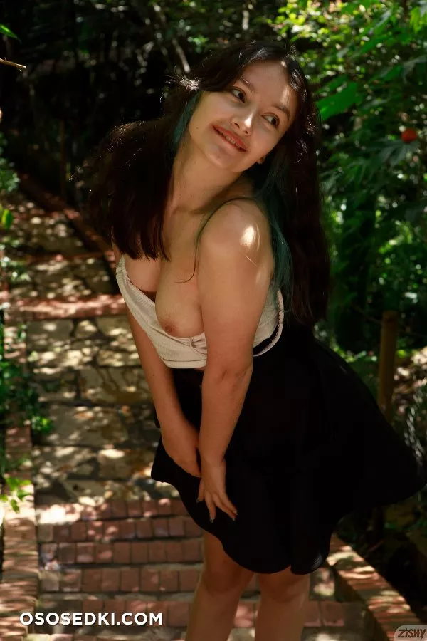 Luisa Medrano Figures It Out - Photo 29