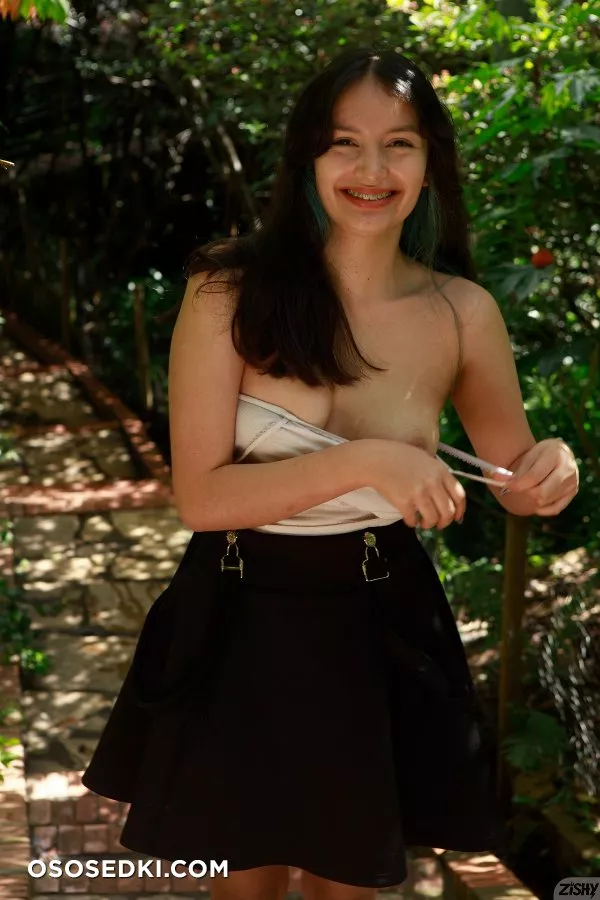 Luisa Medrano Figures It Out - Photo 30