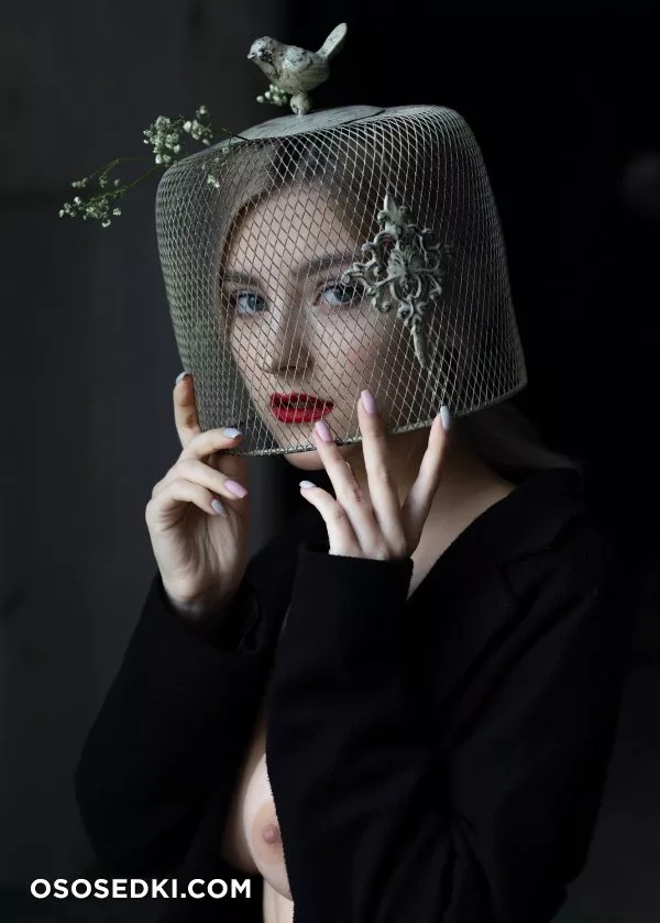 Eva Elfie. Bird's Cage - Photo 1