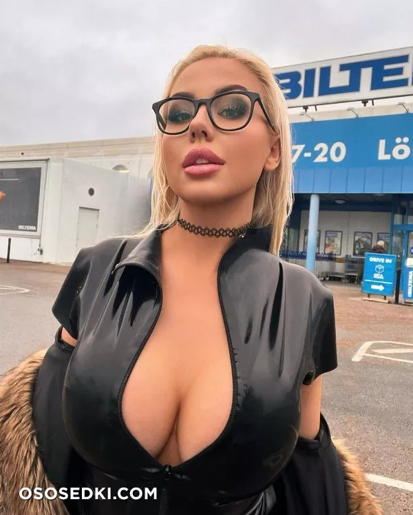 Random Onlyfans Girls 2025 - Photo 489