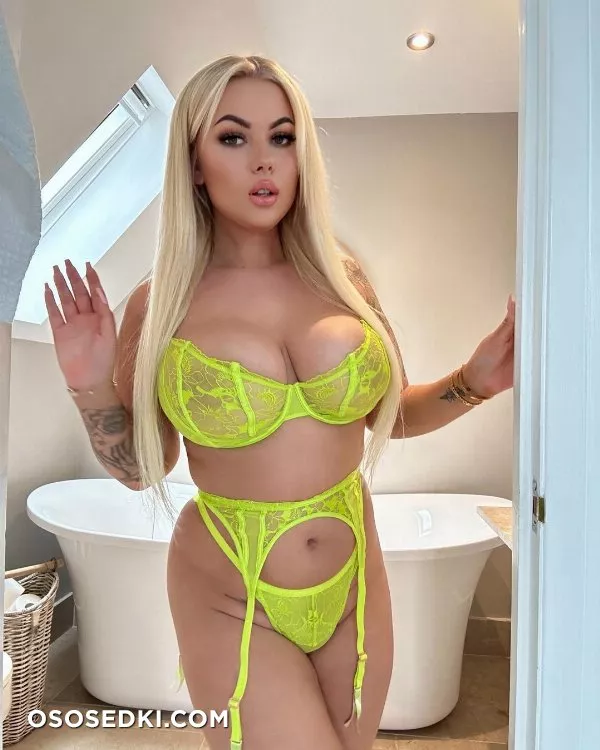 Random Onlyfans Girls 2025 - Photo 606