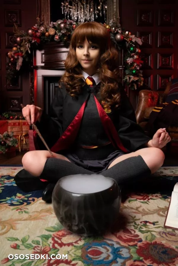 Hermione Grange | Helly von Valentine - Photo 6