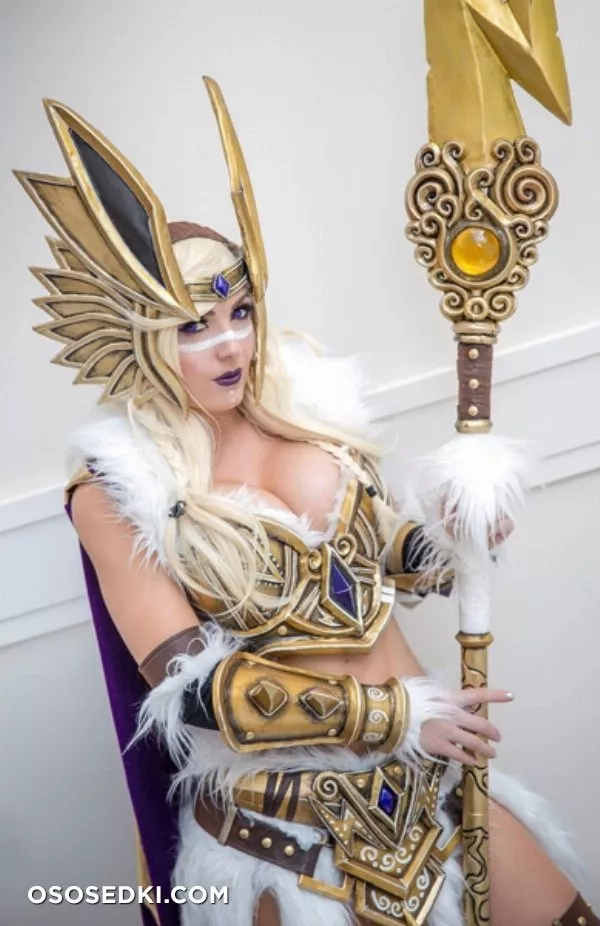 Jessica Nigri as  Various Pokemon - Photo 5
