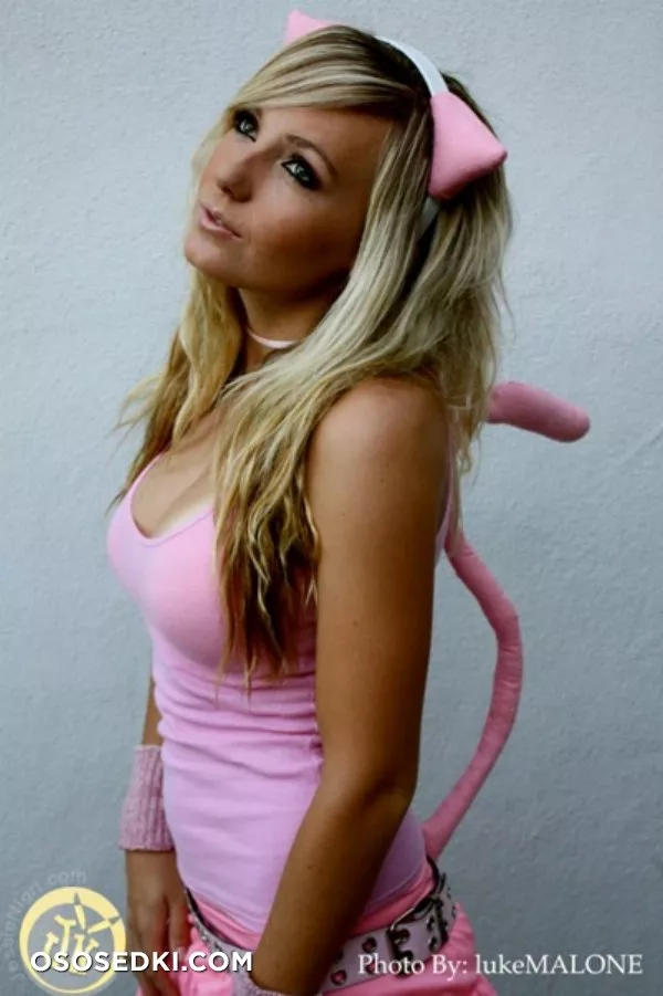 Jessica Nigri as  Various Pokemon - Photo 7