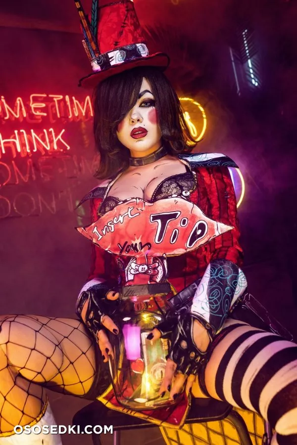 Mad Moxxi - Photo 3