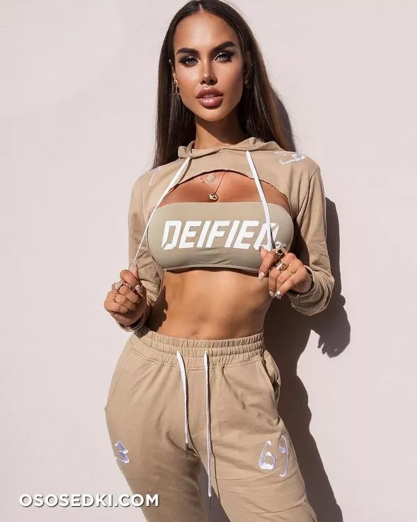 Anna Oohlala - Photo 181