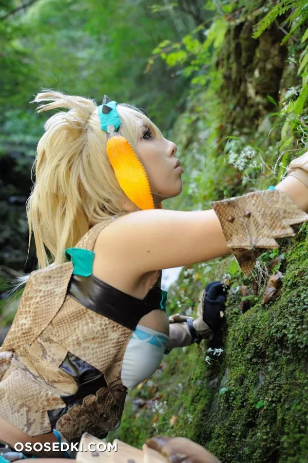 nonsummerjack Sexy Cosplayer - Photo 1