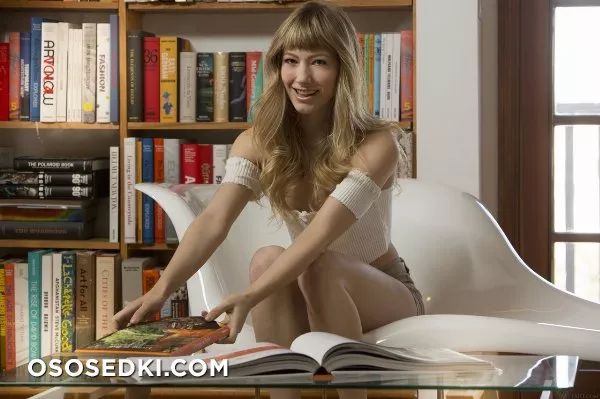 Ivy Wolfe  - Photo 434