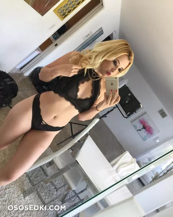 Samantha Rone - Photo 7