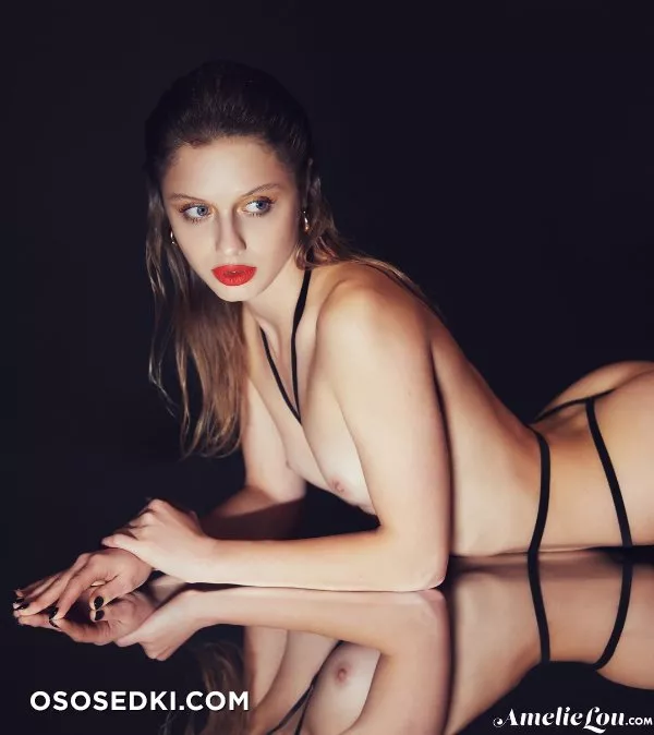 Amelie - Photo 725