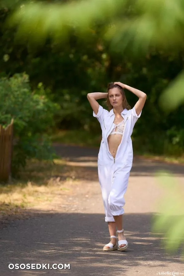 Amelie - Photo 895