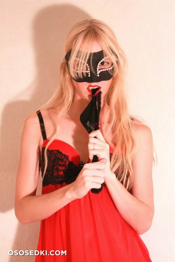 MaskedMoxii - Photo 333
