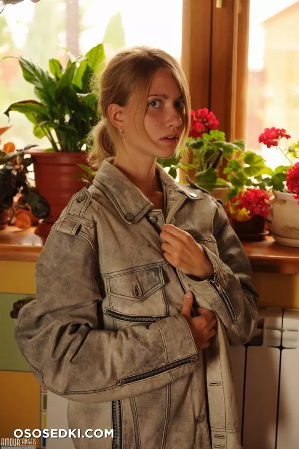 Jenny AA - Photo 8