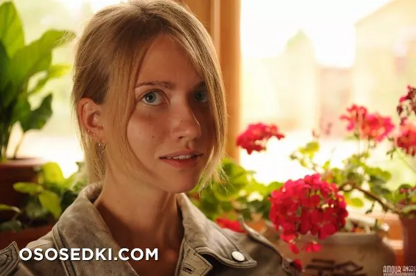 Jenny AA - Photo 10