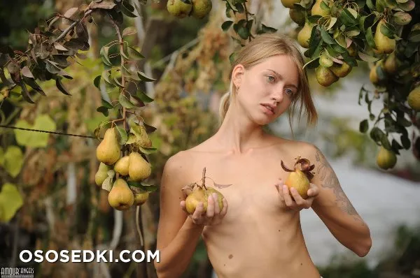 Jenny AA - Photo 24