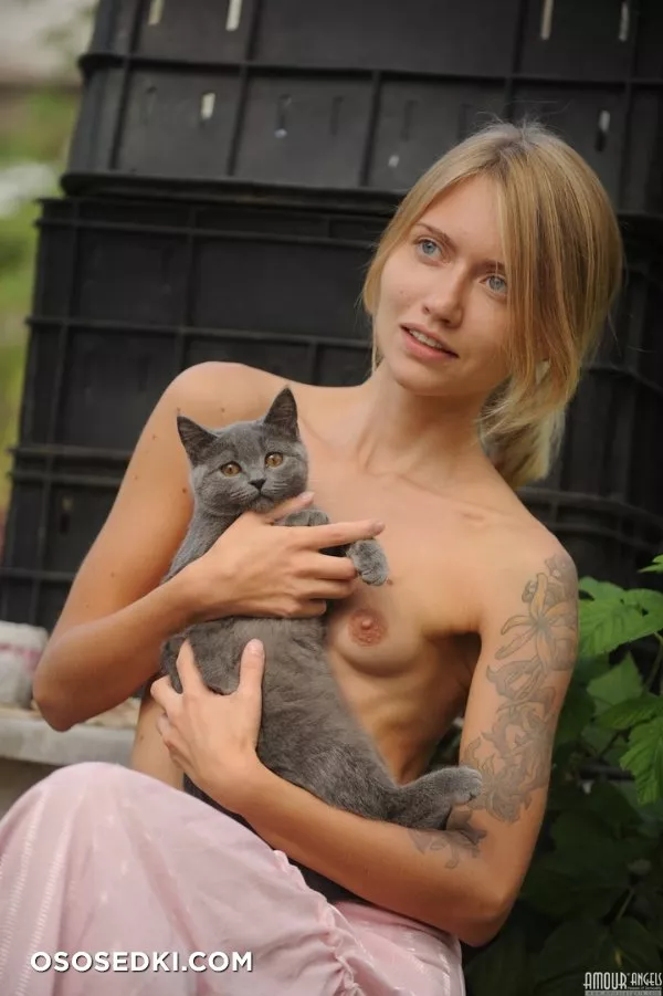 Jenny AA - Photo 98