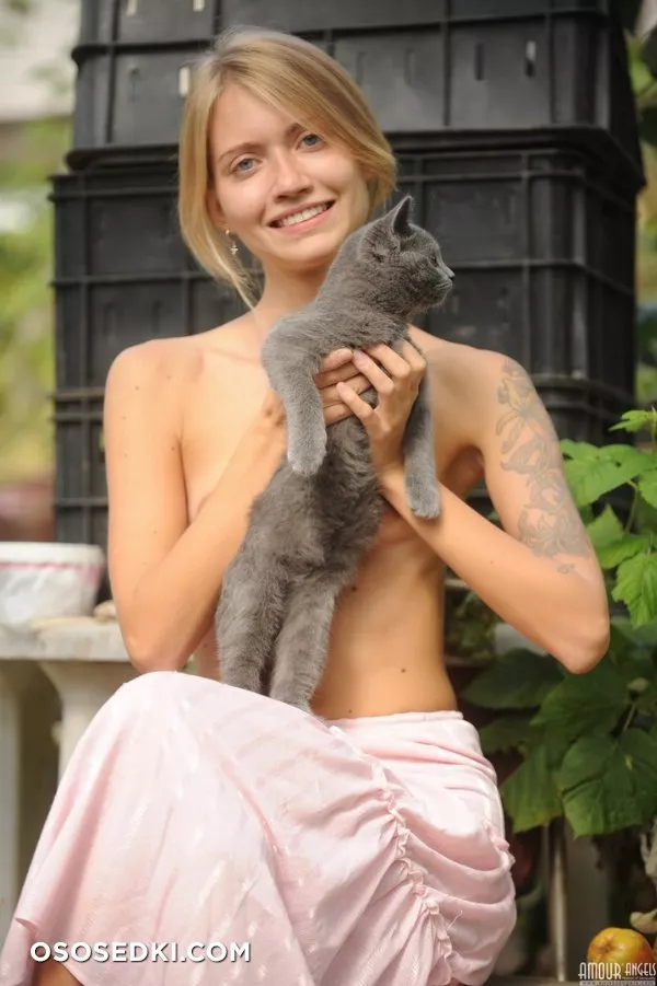 Jenny AA - Photo 105