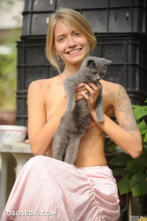 Jenny AA - Photo 106