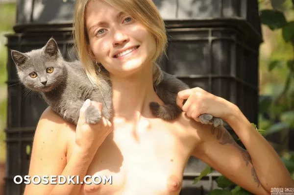 Jenny AA - Photo 111