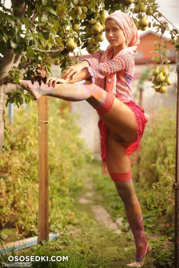 Jenny AA - Photo 423