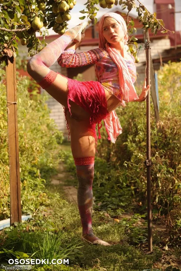 Jenny AA - Photo 430