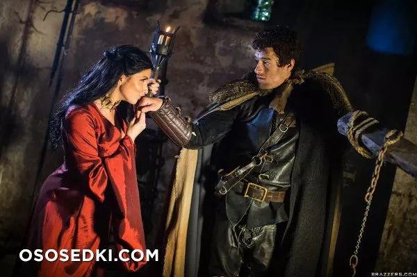 Romi Rain _ Game of Thrones _ Melisandre - Photo 37
