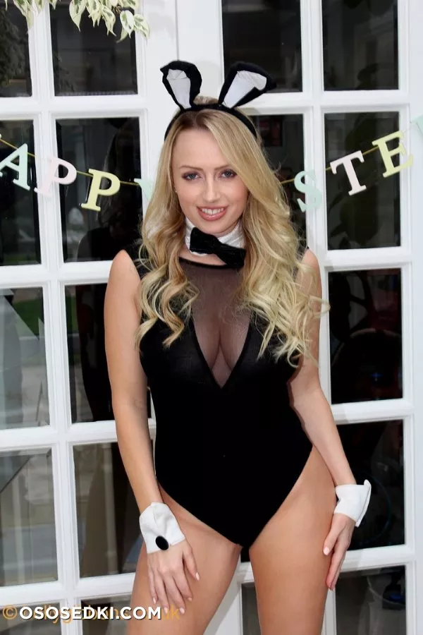 Holly Gibbons - Photo 8