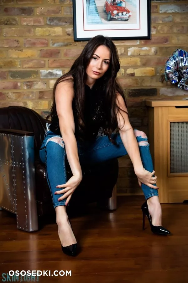 Laura Hollyman  - Photo 3