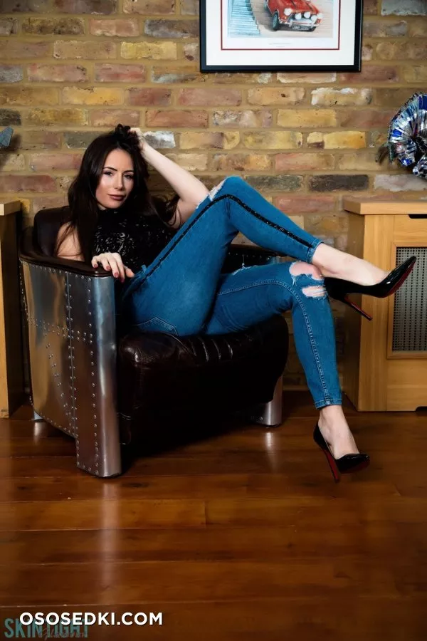 Laura Hollyman  - Photo 4