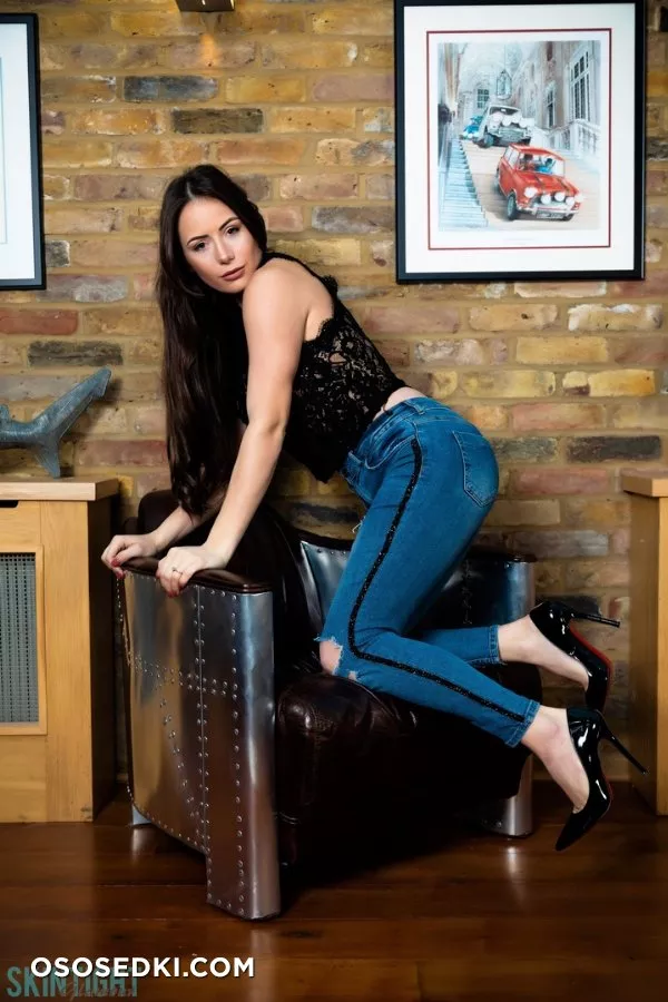 Laura Hollyman  - Photo 7