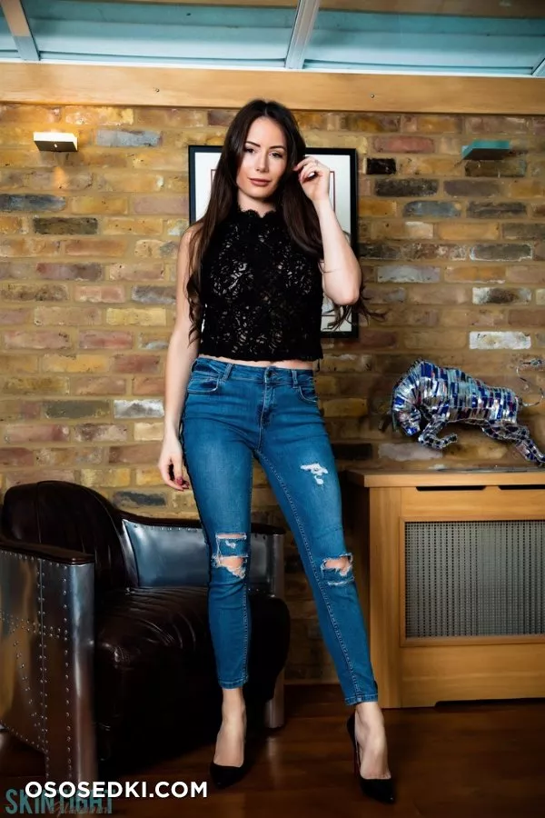Laura Hollyman  - Photo 13
