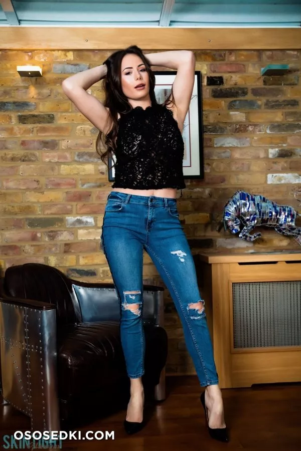 Laura Hollyman  - Photo 14