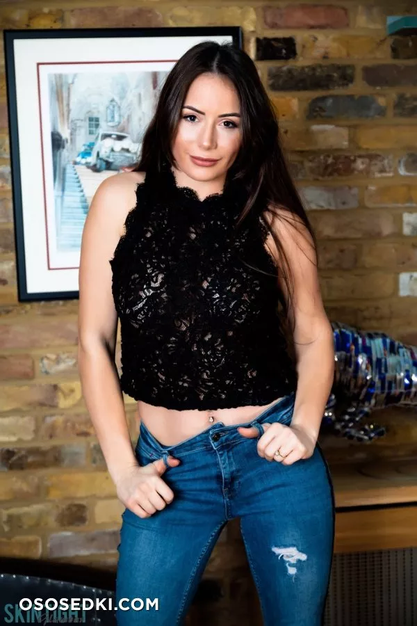 Laura Hollyman  - Photo 16