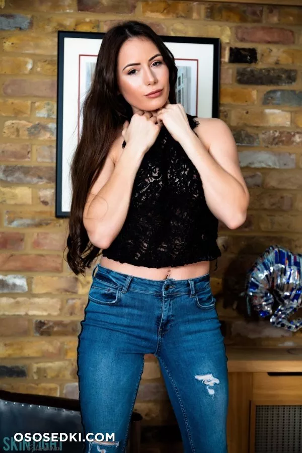Laura Hollyman  - Photo 18