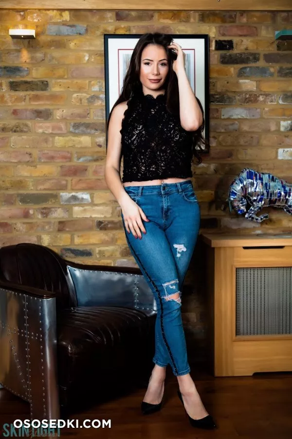 Laura Hollyman  - Photo 22