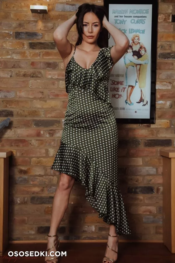 Laura Hollyman  - Photo 101