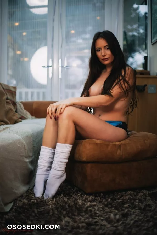 Laura Hollyman  - Photo 256