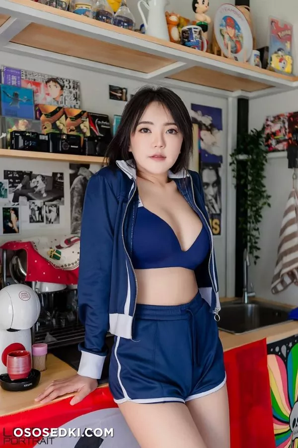 Strong - Photo 6