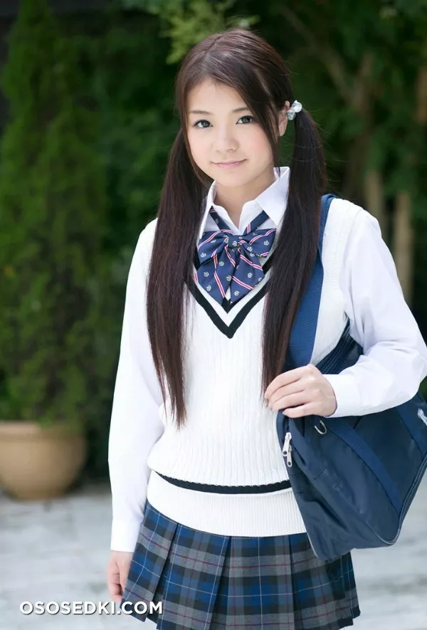Kana Tsuruta - Photo 12
