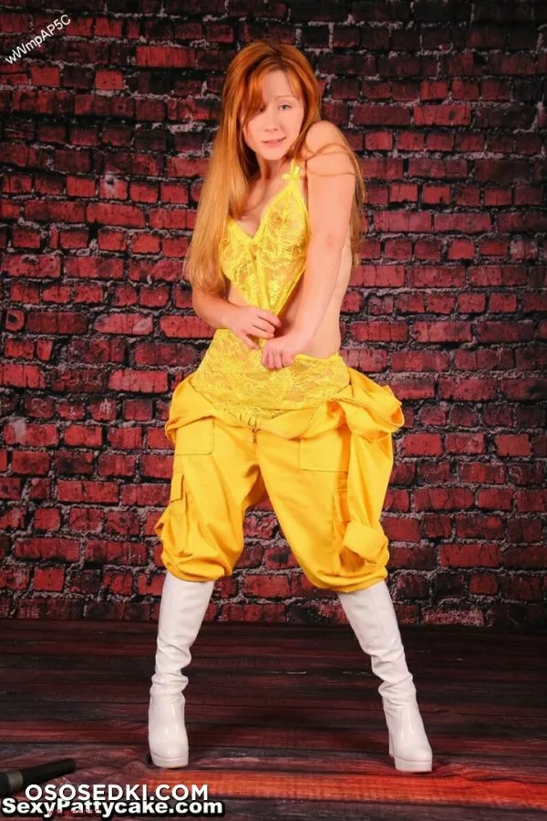 April O'Neil  - Photo 24