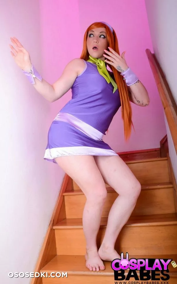 Daphne Blake (Scooby-Doo) Cosplay Babes - Photo 1