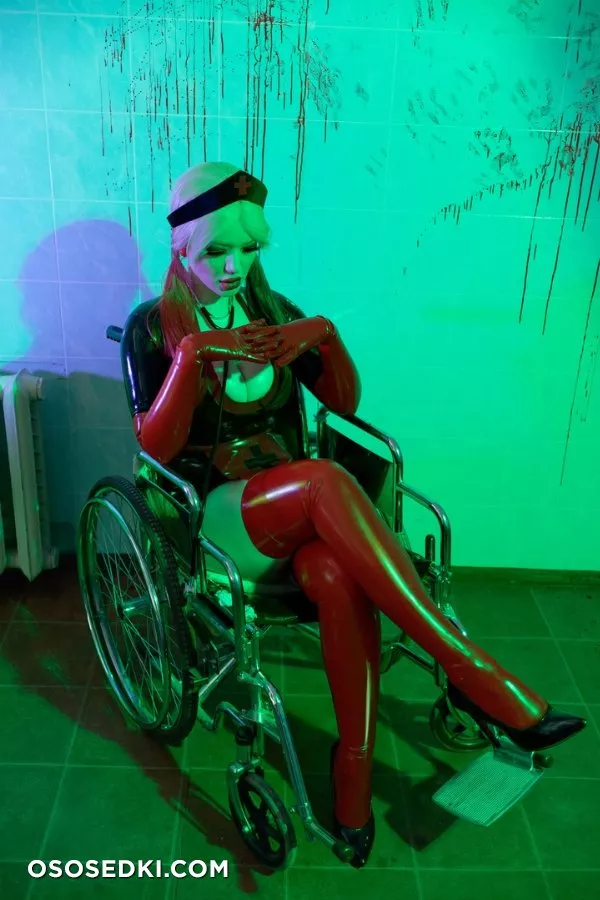 Lada Lyumos - Harley Quinn [Nurse] (DC) - Photo 3
