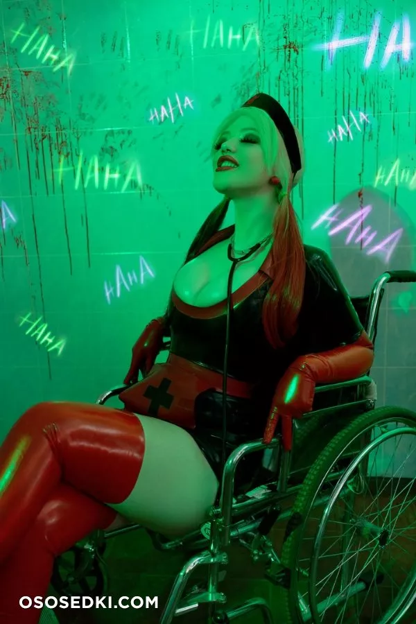 Lada Lyumos - Harley Quinn [Nurse] (DC) - Photo 11